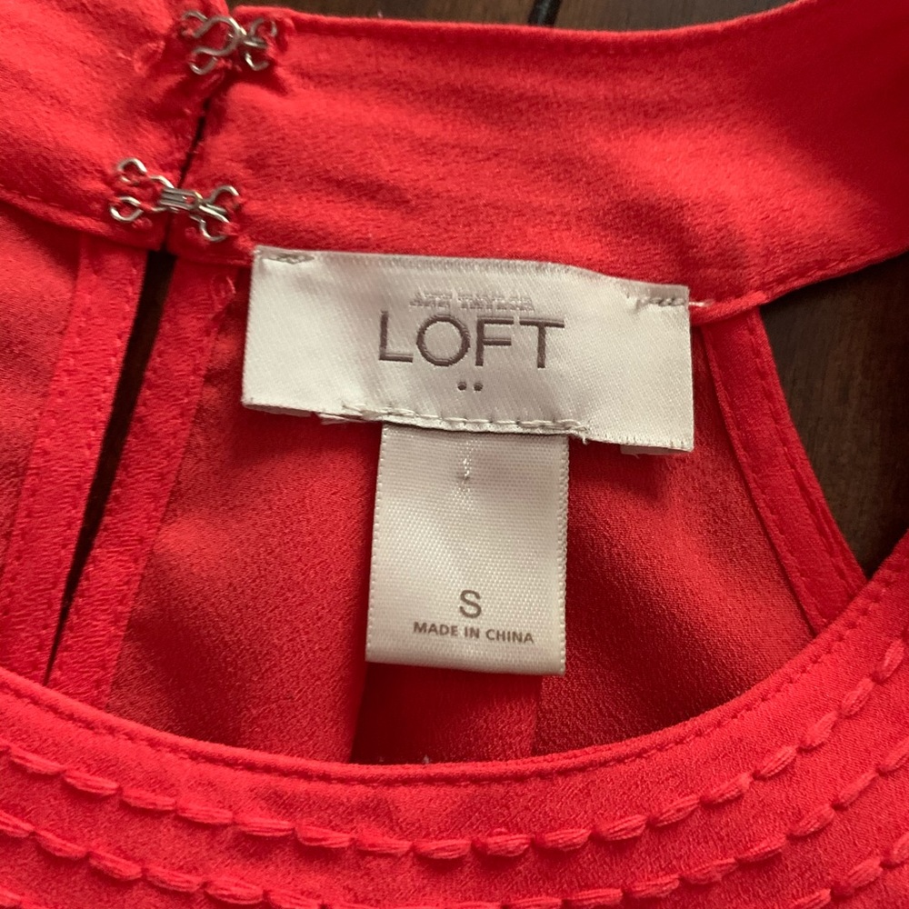 LOFT || Pink Blouse - Picture 2 of 3